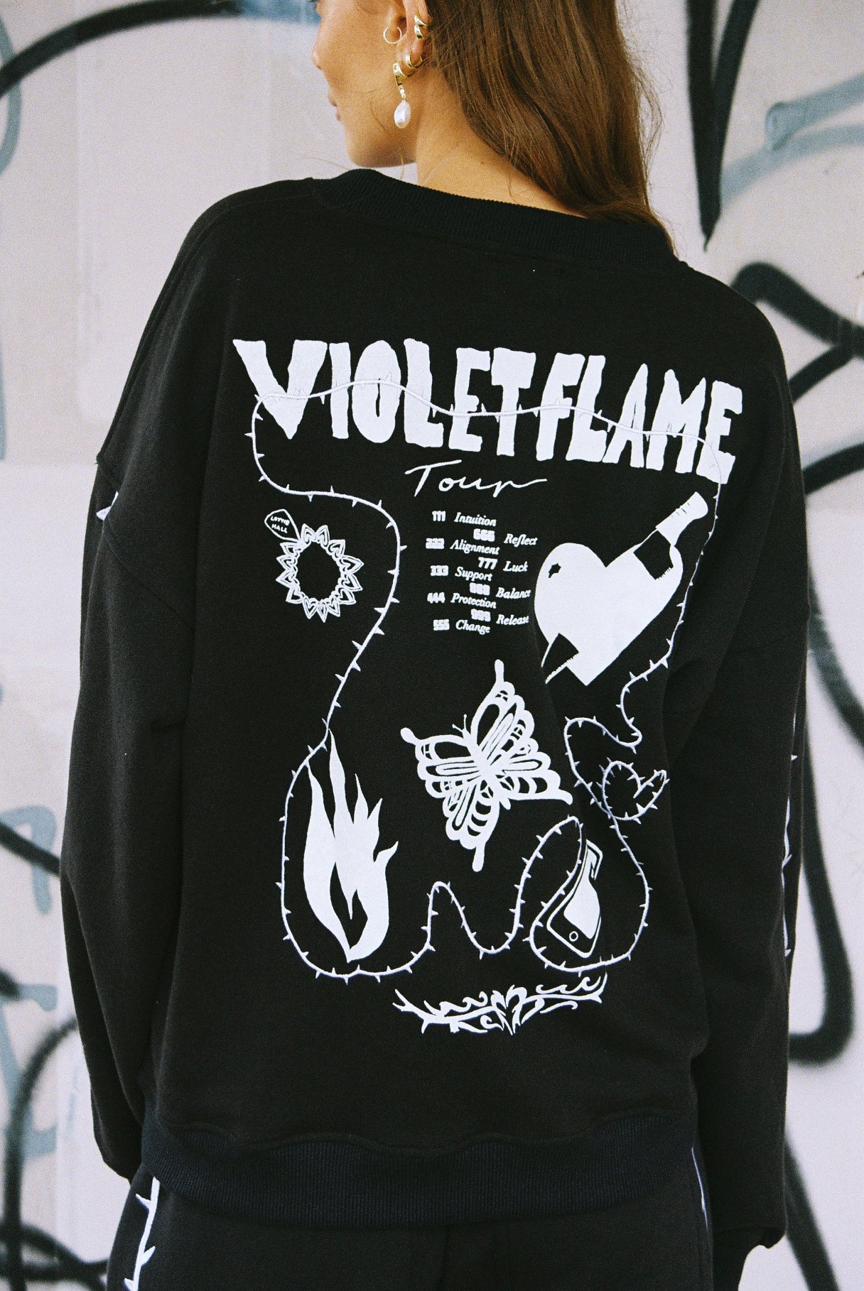 VIOLET FLAME SWEATER - Black